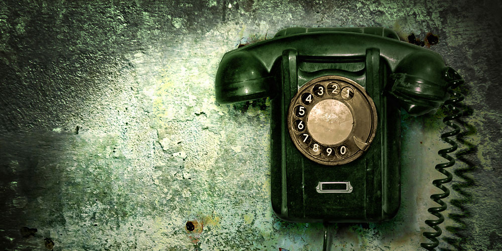 Vieux téléphone vert