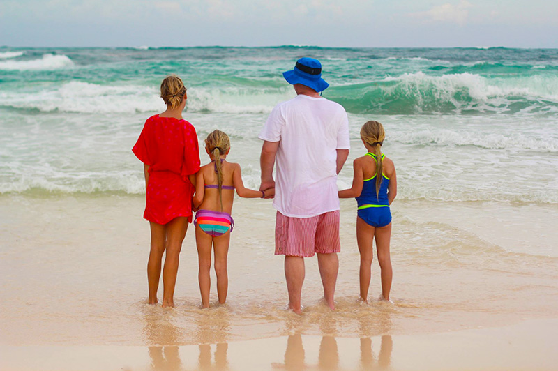 sur-la-plage-en-famille