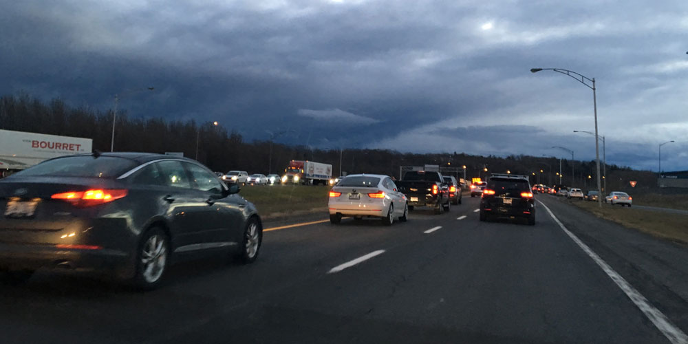 Circulation dense sur l'autoroute 20 Ouest à Lévis